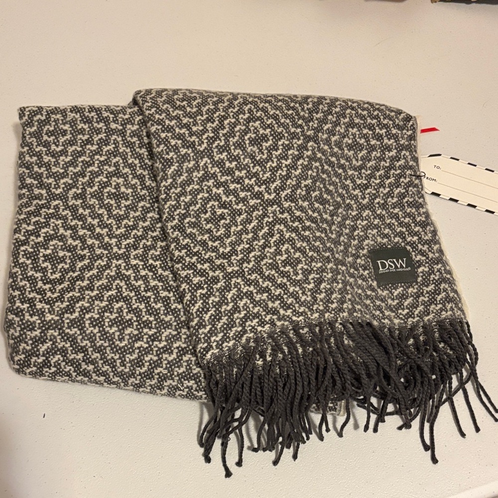 Gray and White Patterned Throw Blanket